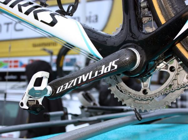 Astana's Specialized Tarmac SL3 frames were also equipped with S-Works FACT integrated carbon cranks.