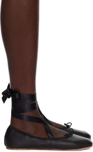 2wPwZaqVb5tvJhnTxKE3Wf-320-80 أهم الاتجاهات من عرض Jacquemus Spring/Summer 2026