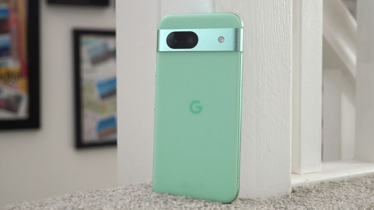 Google Pixel 8a ミント Google Pixel 8a review: the affordable phone to beat | T3