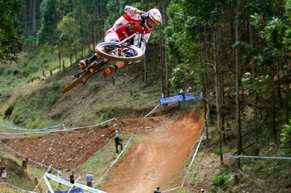 Greg Minnaar (Santa Cruz Syndicate) flies through the air