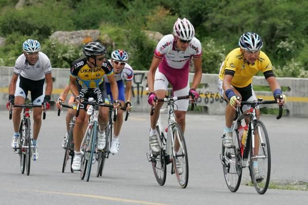 Andrey Mizurov (Tabriz) was pushing the pace out front as the real climbing began.