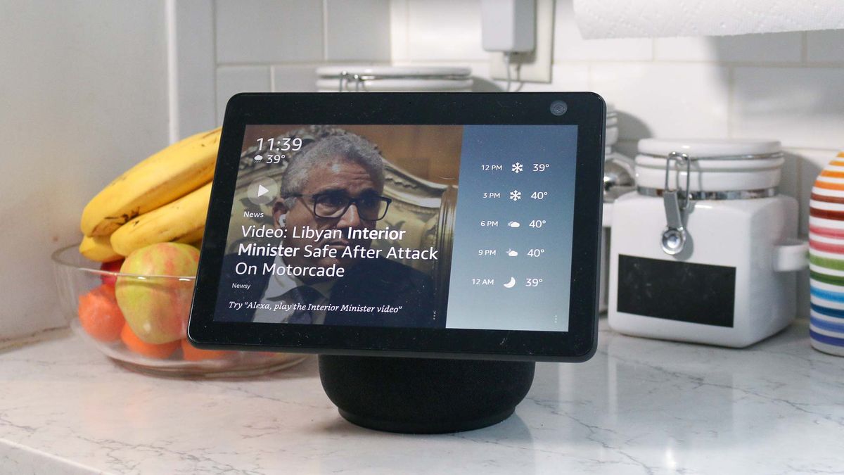 Echo Show 10 (3rd Gen) Review: Moves Around the Room With You