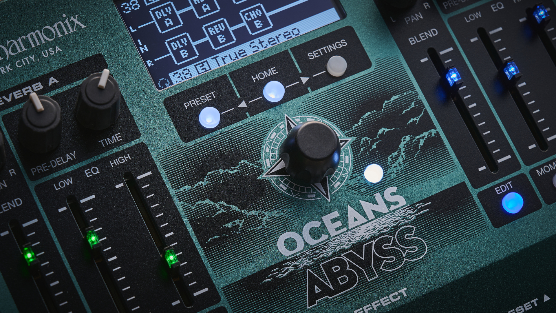 The encoder knob on the Electro Harmonix Oceans Abyss reverb pedal