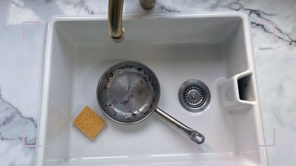 How to Clean With Vinegar: Windows, Bathroom Surfaces, and Baked-On Pans