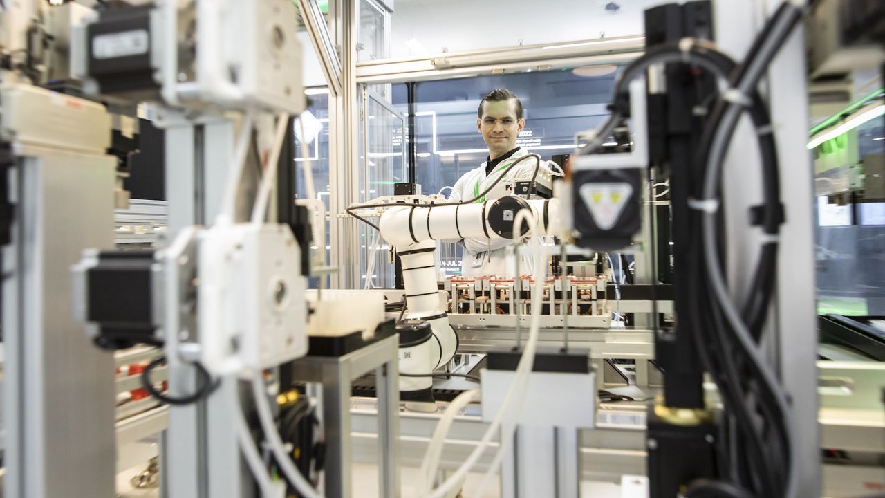 A man working in a laboratory at Insilico Medicine, which uses artificial intelligence