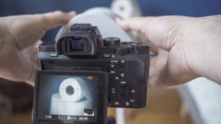 Make a working camera lens… from a roll of toilet paper! 