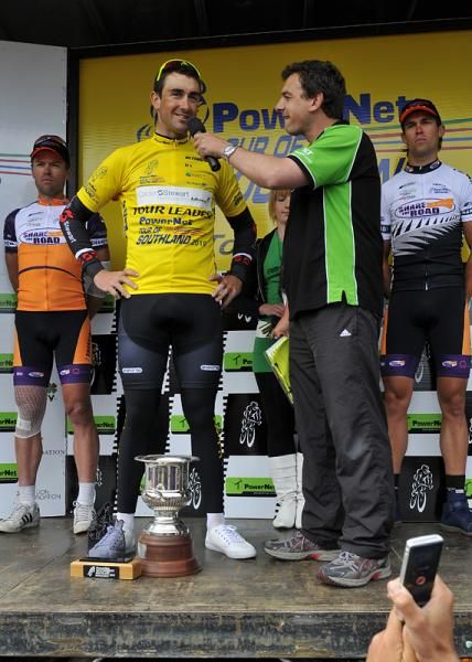 Teammates Jeremy Yates and Jack Bauer of Share the Road can&rsquo;t hide their disappointment as Hayden Rolston of Calder Stewart BikeNZ National team is interviewed.