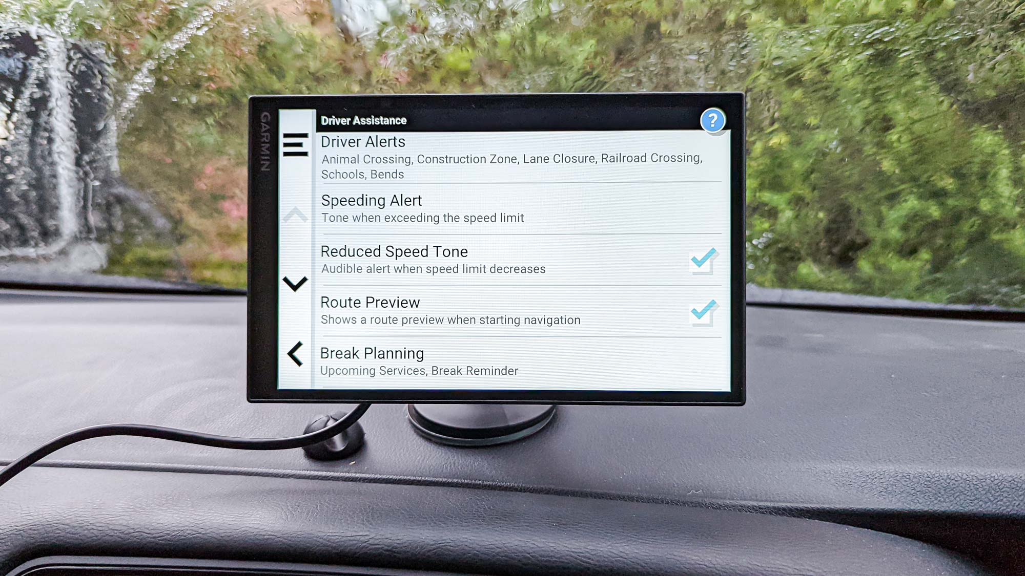 Garmin drivesmart 86 display on dash