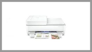Helt hvid HP Envy Pro 6420 printer på hvid baggrund