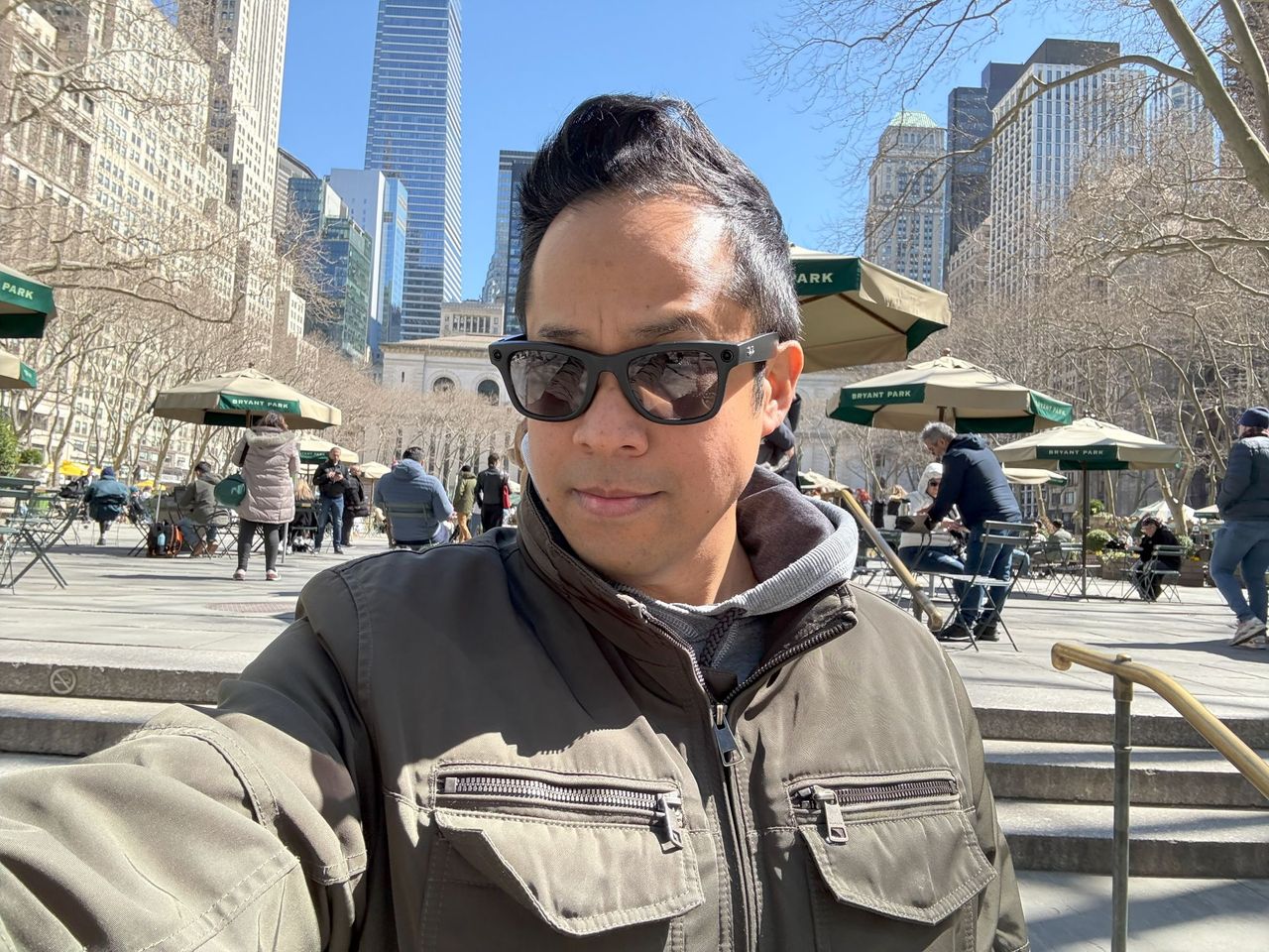 Apple iPhone 16 selfie sample.