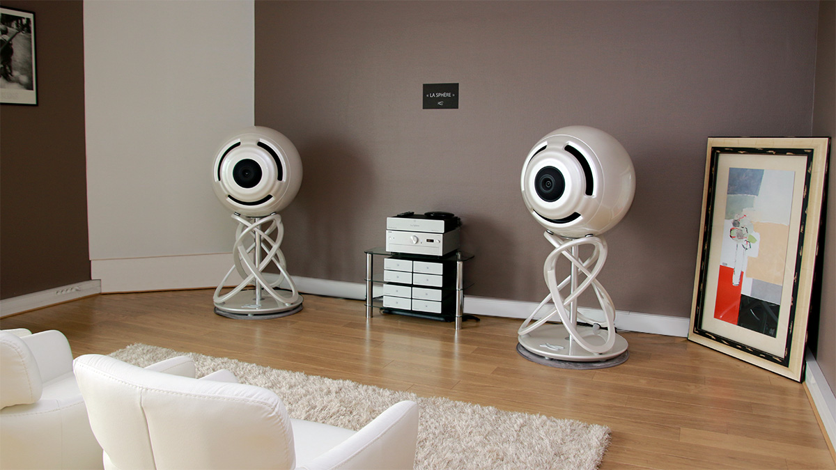 Cabasse La Sphere speakers in listening room