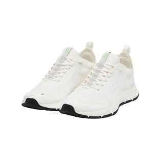  Hylo Run one of the best white trainers