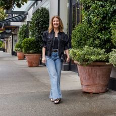 The spring and summer items aReplica Store stylist wears to look trendy