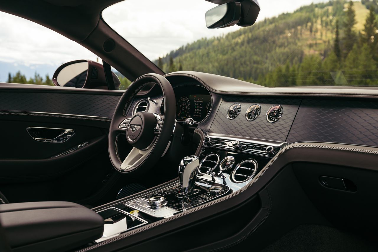 Detail of the Bentley Continental GT Azure