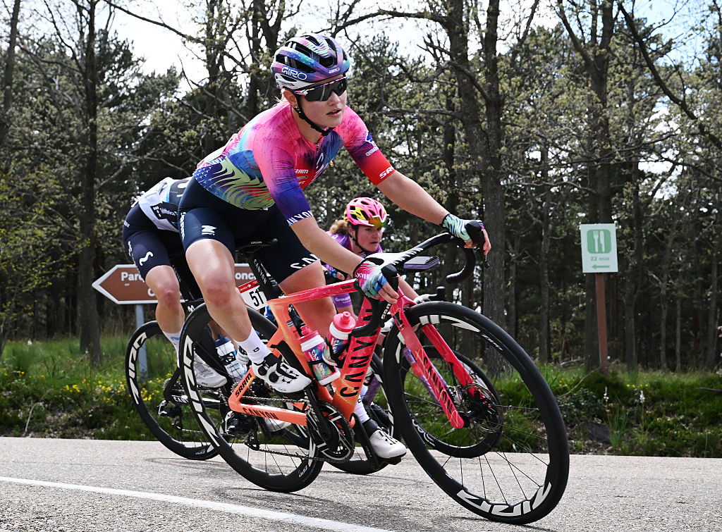 Bradbury in action at La Vuelta Feminina 2025