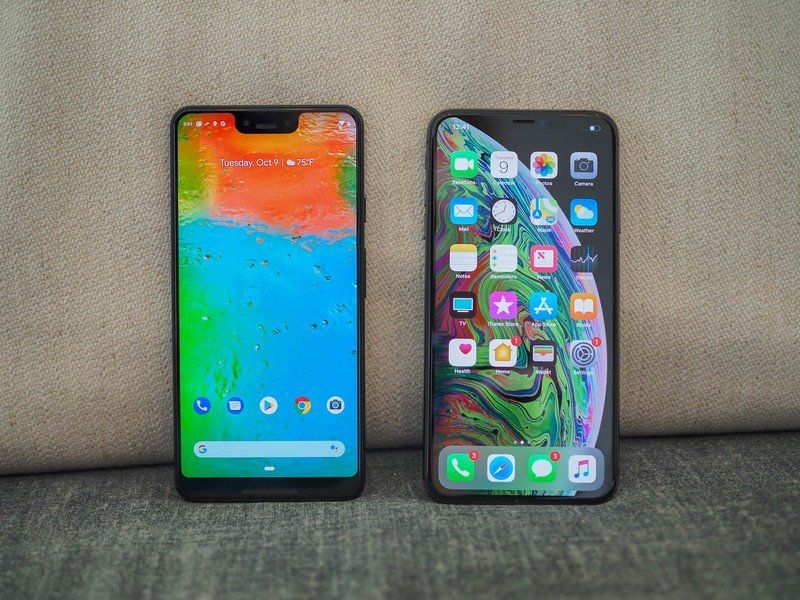 Google Pixel 3 XL and iPhone XS Max