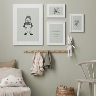 girls nursery ideas-grey-girls-nursery-with-wall-art