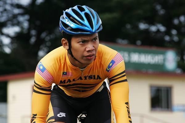 Edrus Yunos concentrates before a race.