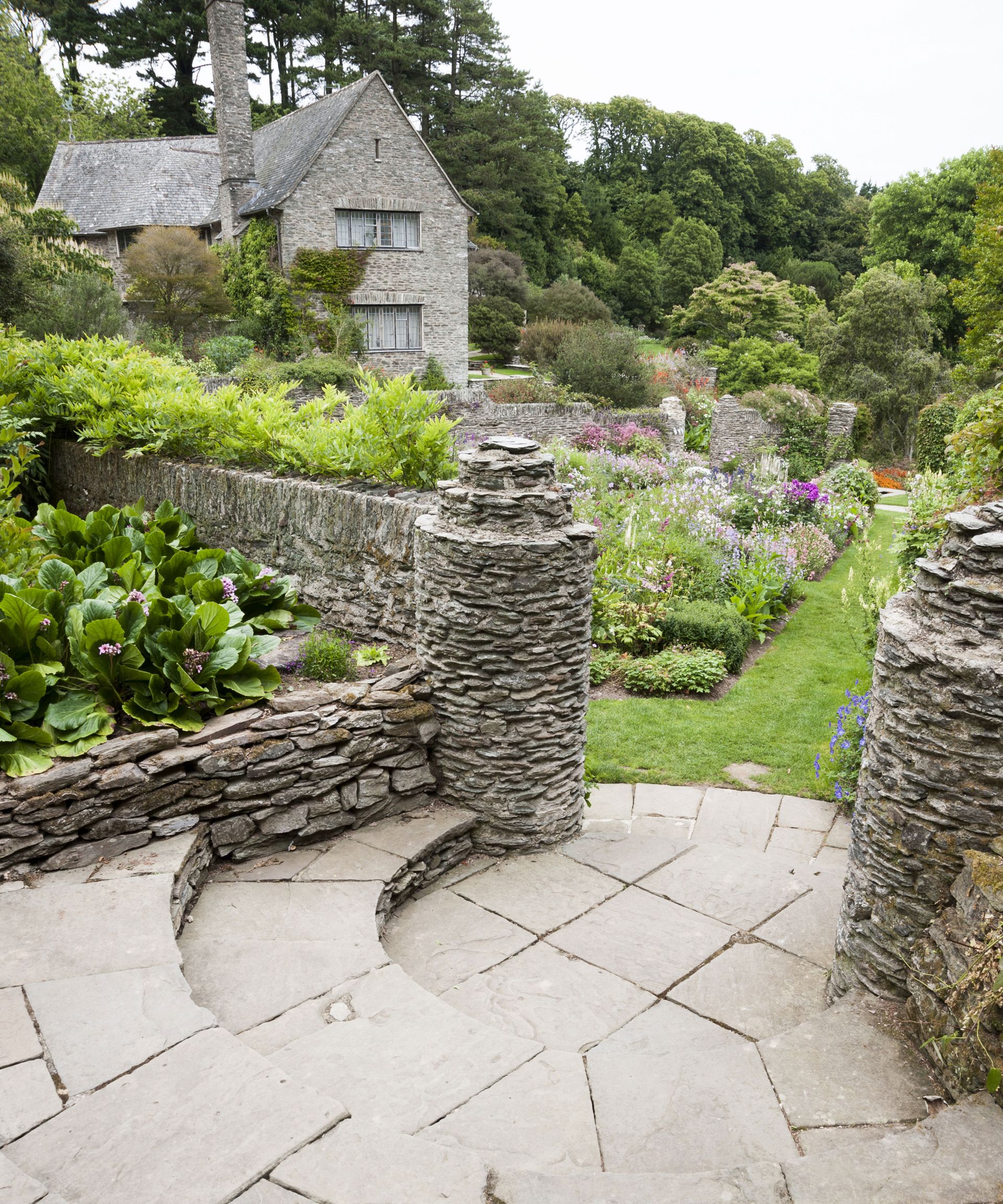 Arts and crafts garden design: 5 key elements for a backyard | Homes ...