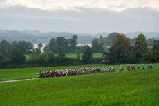 The peloton during the women's junior road race on Thursday