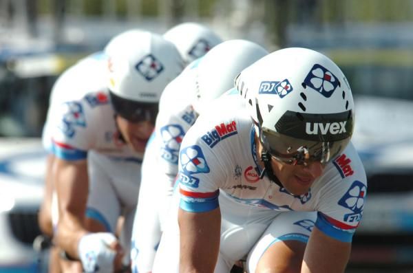 Sandy Casar at the front ot the FDJ-BigMat train