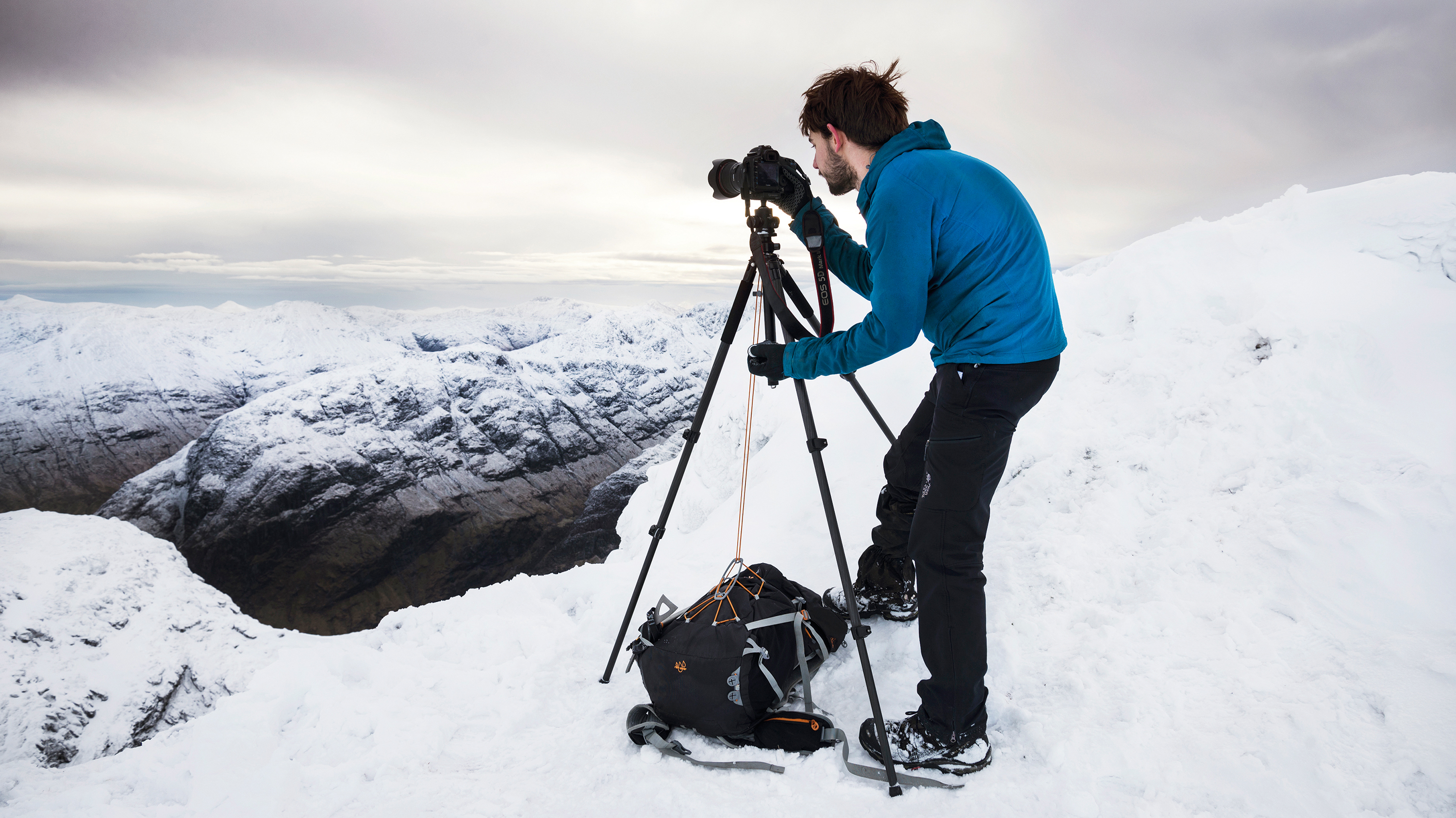 12 Best Photography Gloves for Photographers in 2024