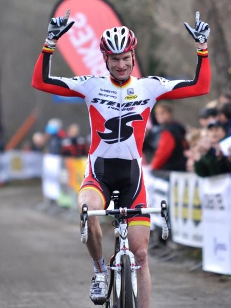 Johannes Sickm&uuml;ller (Stevens) celebrates his win.