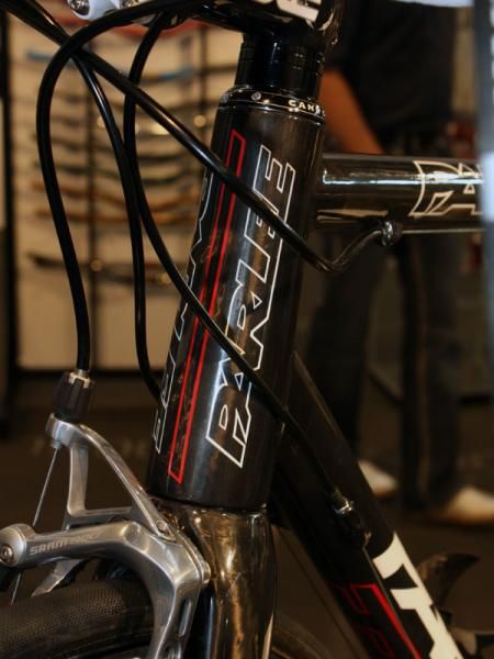 Parlee says the Z5's tapered 1 1/8"-to-1 1/4" front end still increases stiffness relative to a straight steerer but looks more elegant.