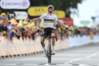 Julian Alaphilippe (Deceuninck-Quickstep) wins stage 1 of the 2021 Tour de France