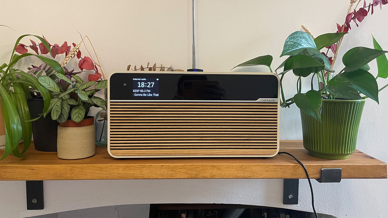 Internet radio: Ruark R2 Mk4