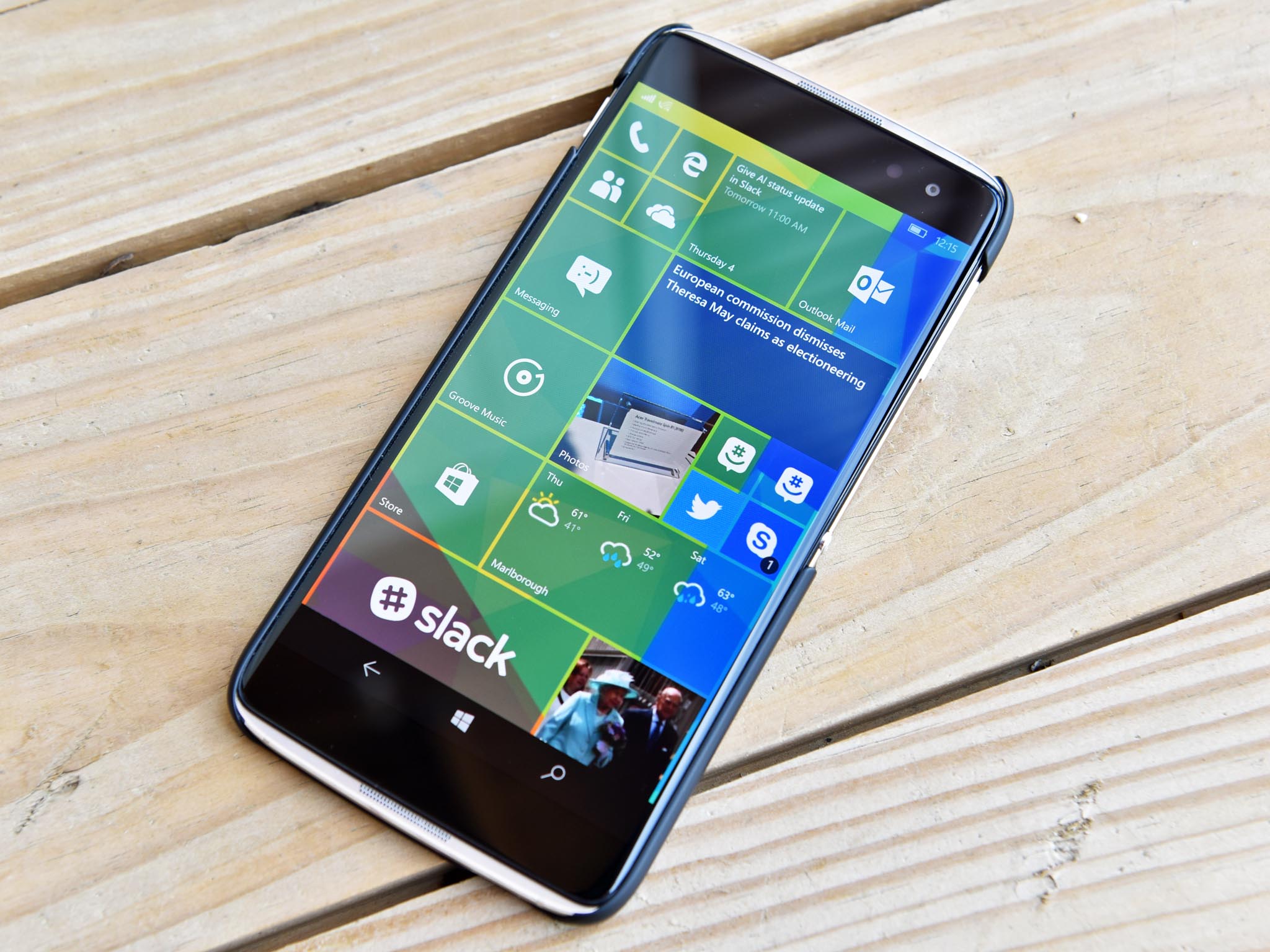 Лучшие телефоны в пределах 15 тысяч. Alcatel Idol 4. Alcatel Idol 4s Windows 10. Alcatel Idol s. Чехлы для Alcatel Idol 4.