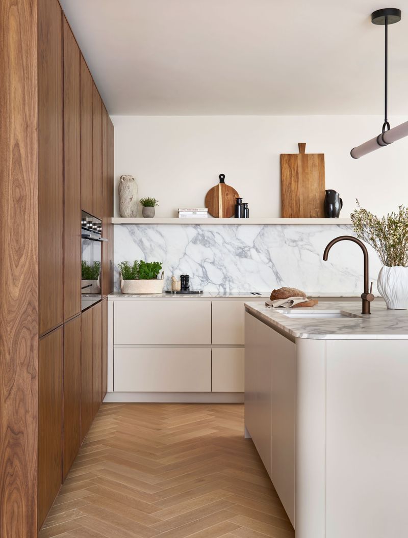 Curved Corner Kitchens Are the Soft, Subtle Trends | Livingetc