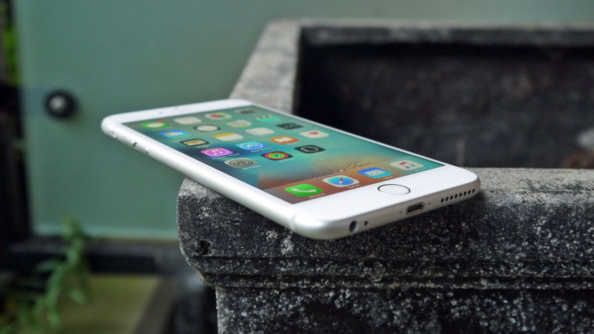 Apple's wraparound iPhone screen pops up again TechRadar