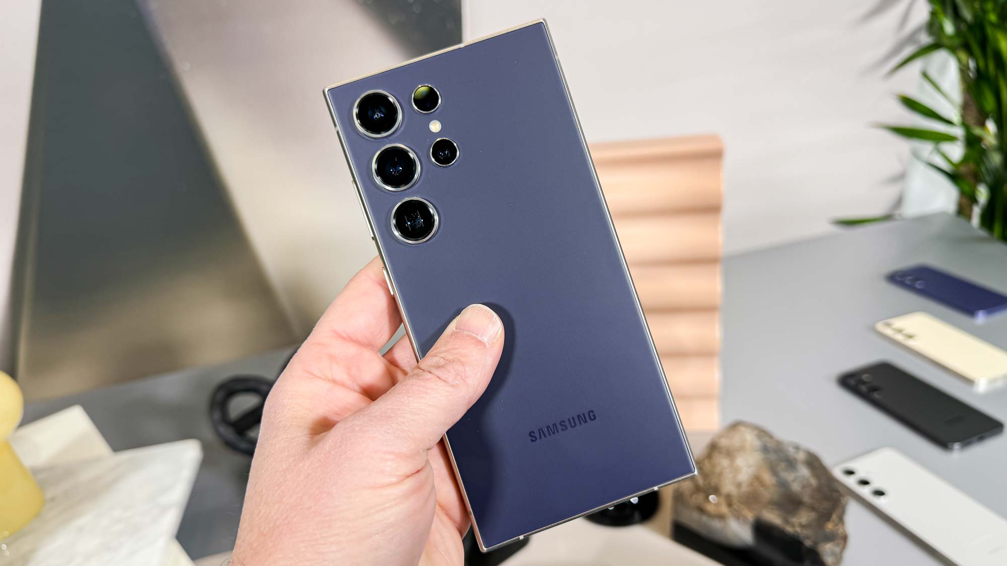 Samsung Galaxy S24 Ultra vs Galaxy S23 Ultra zoom test — this looks ...