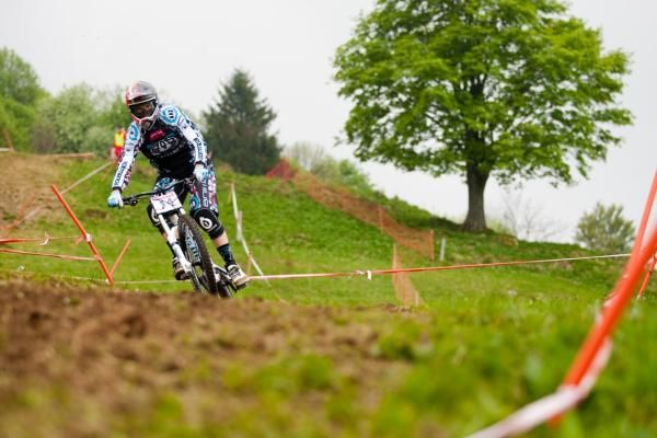 Dan Atherton racing in La Bresse in 2009