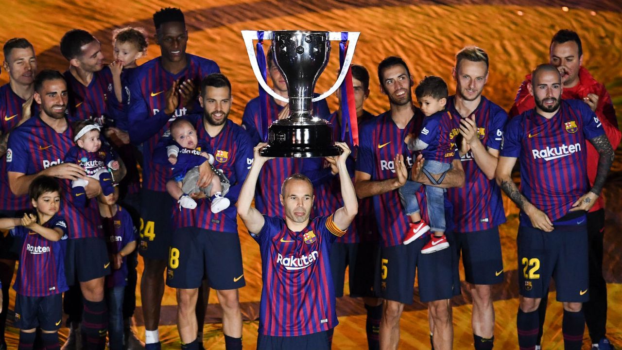 Andres Iniesta Barcelona final match Real Sociedad La Liga trophy