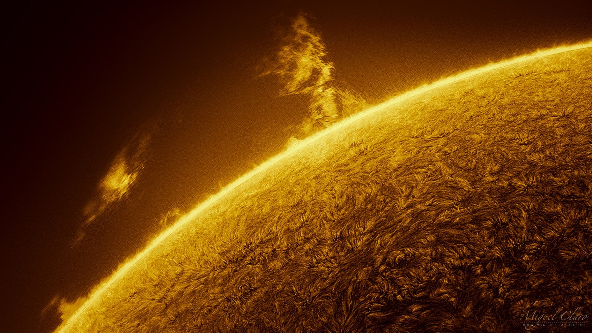 Watch the sun spew out a giant eruption of plasma in incredible footage ...