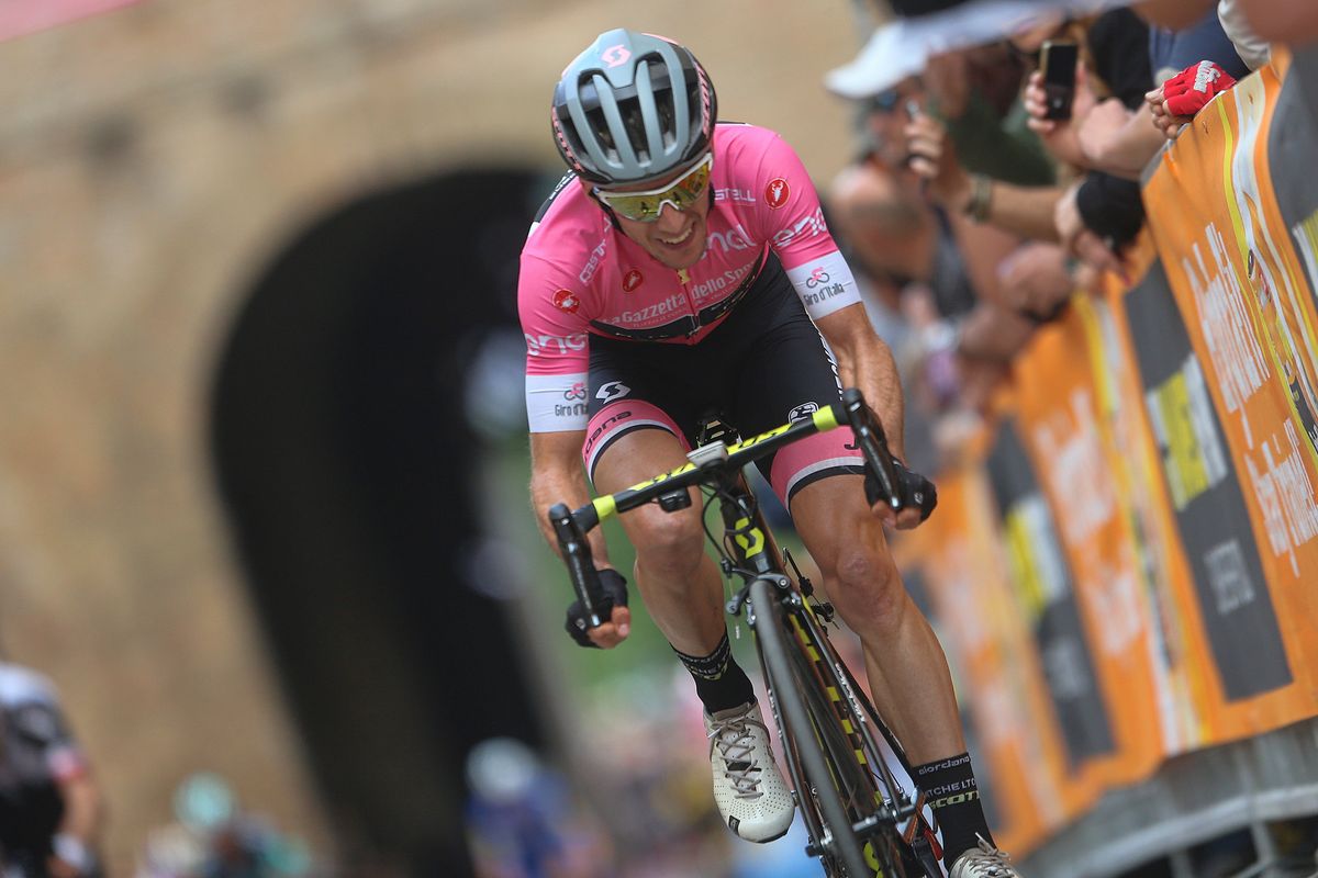 Simon Yates maintained his advantage over a chasing Dumoulin