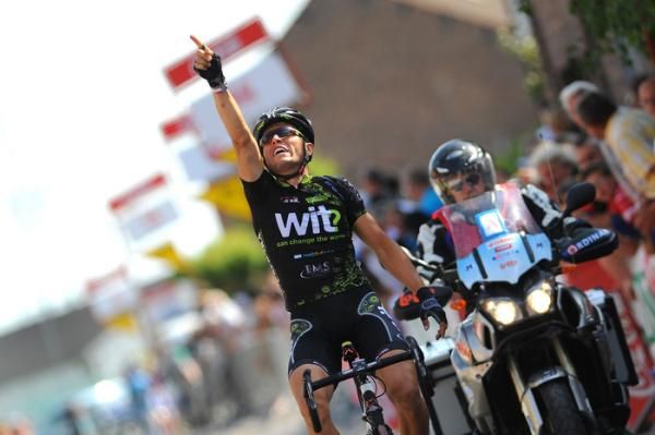 Tamayo points to the sky