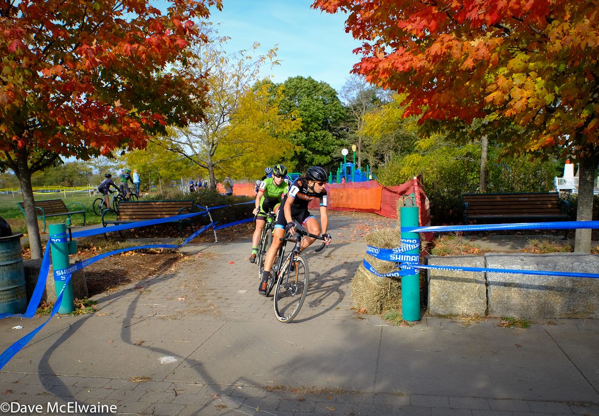 Helen Wyman (Kona) leading Emma White (Cannondale) by some colorful foliage