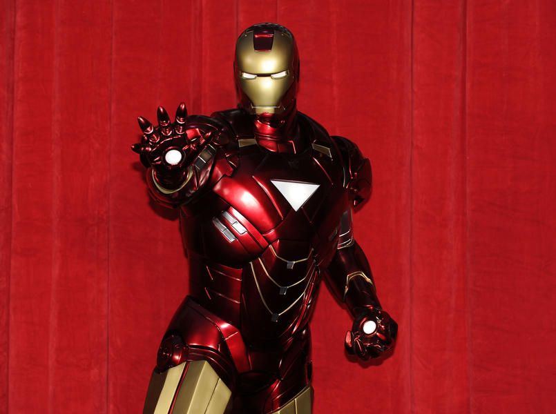 Paraplegic in &amp;#039;Iron Man&amp;#039; body suit will deliver World Cup&amp;#039;s first kick