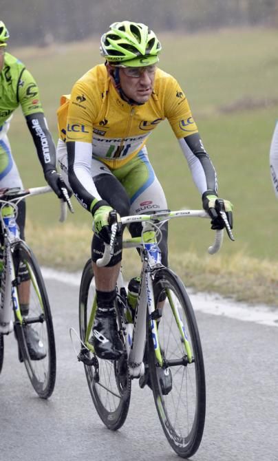 Elia Viviani (Cannondale) wore the leader's yellow jersey during stage 3 but woud surrender it to Andrew Talansky.