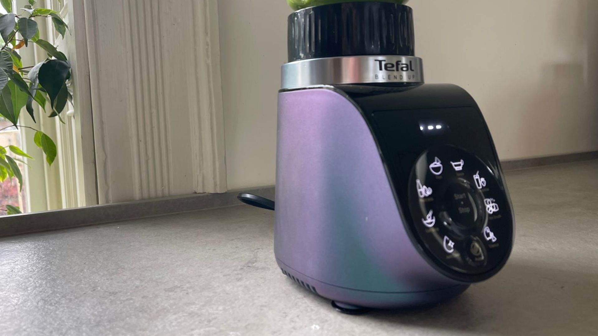 The base of the Tefal Blend Up Bullet Blender