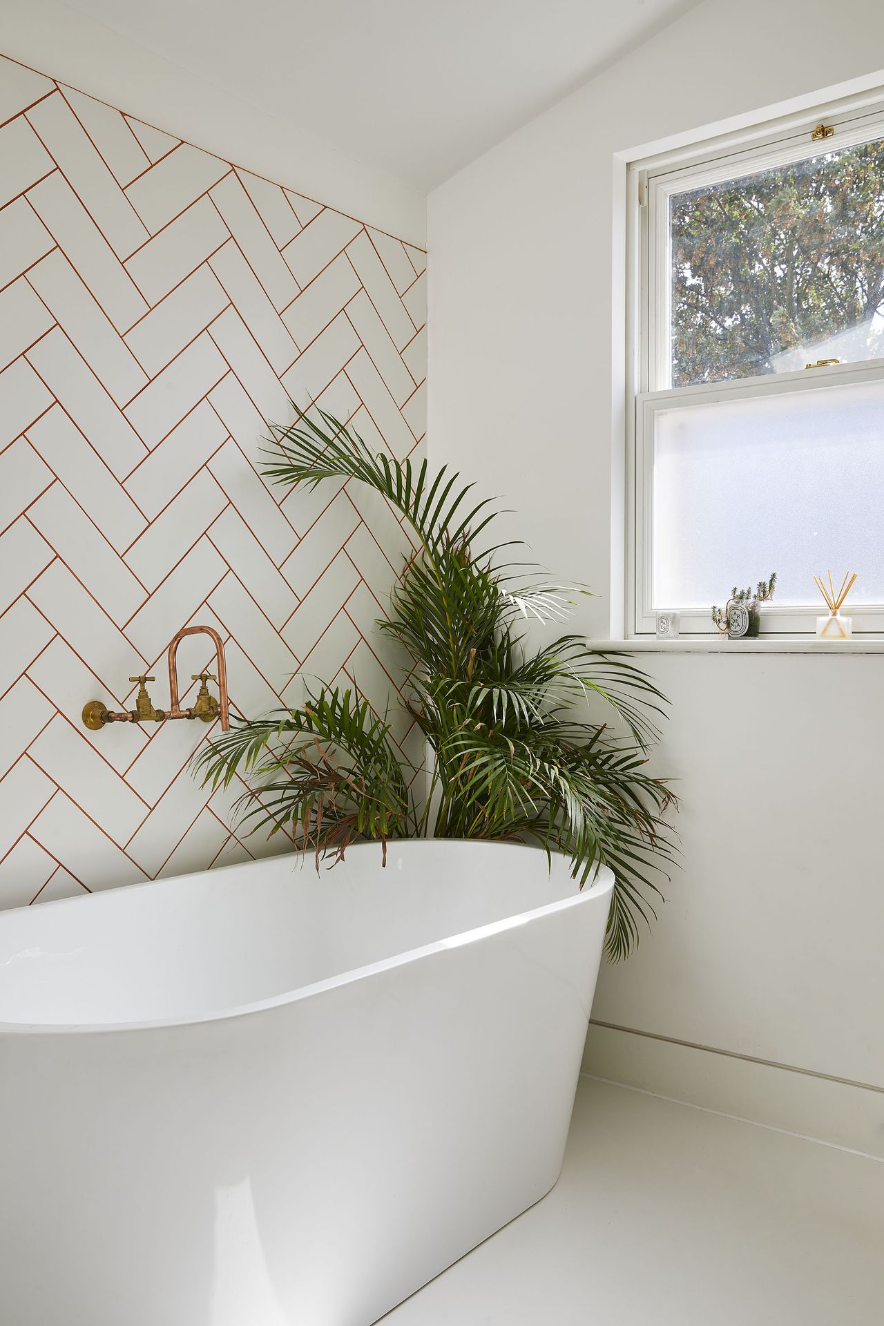 Bathroom subway tile ideas for a cool and splashproof space Bathroom subway tile ideas for a cool and splashproof space