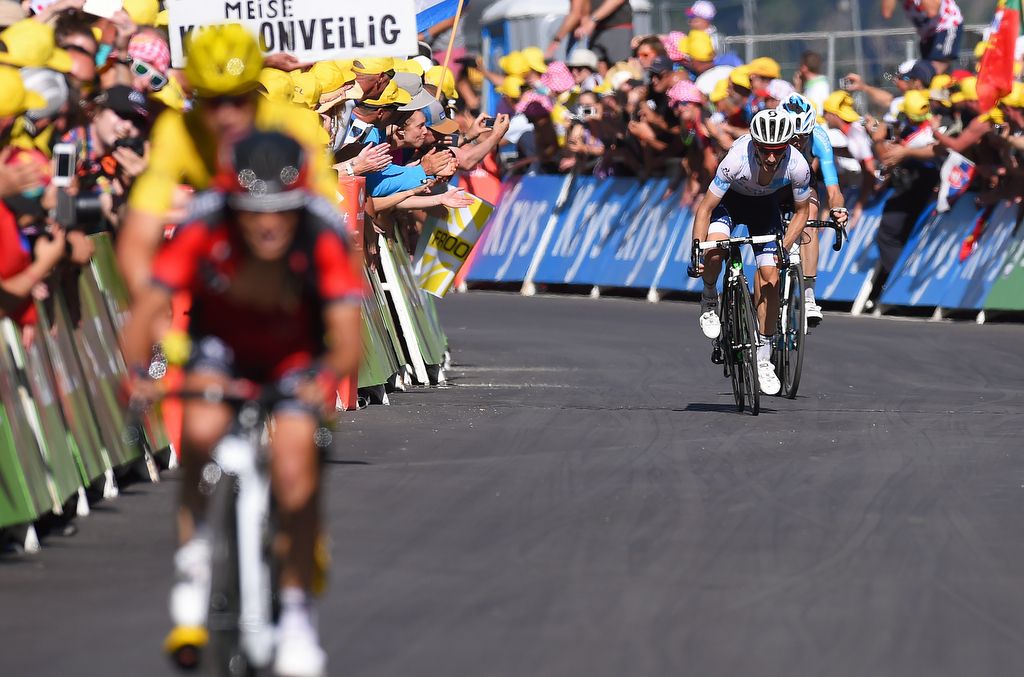 Adam Yates (Orica-BIkeExchange) tries to catch Richie Porte (BMC) in the final