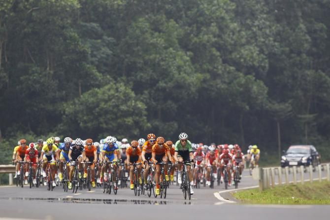 The peloton on stage 3