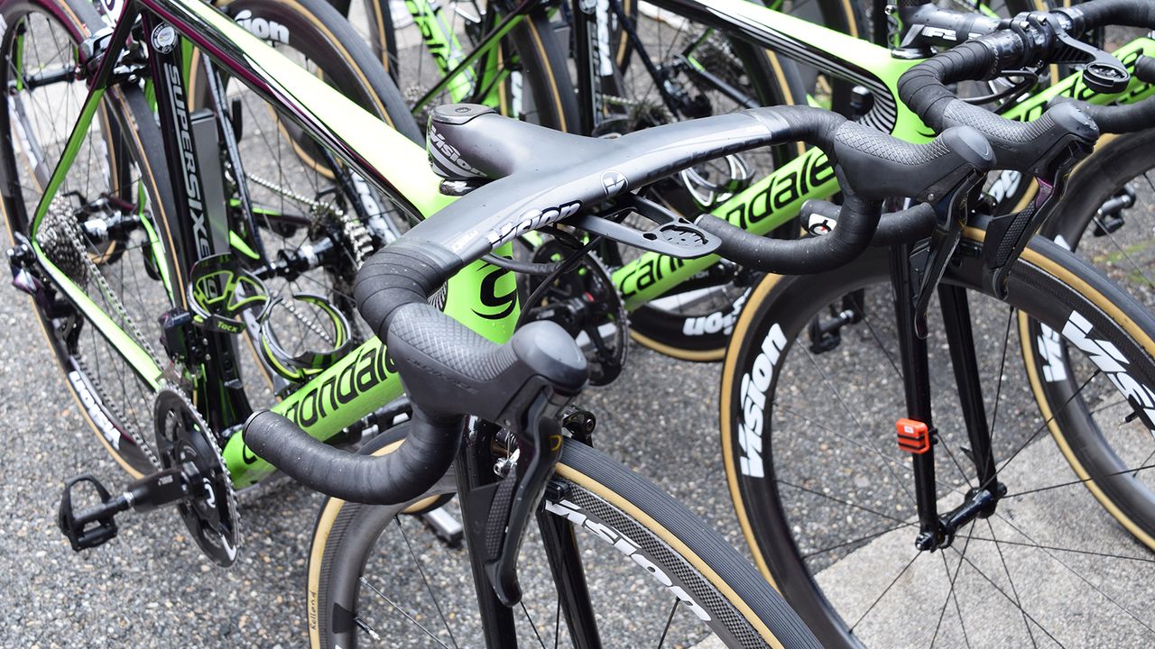 Rolland opts for an integrated carbon cockpit as opposed to a standard stem and handlebar combination