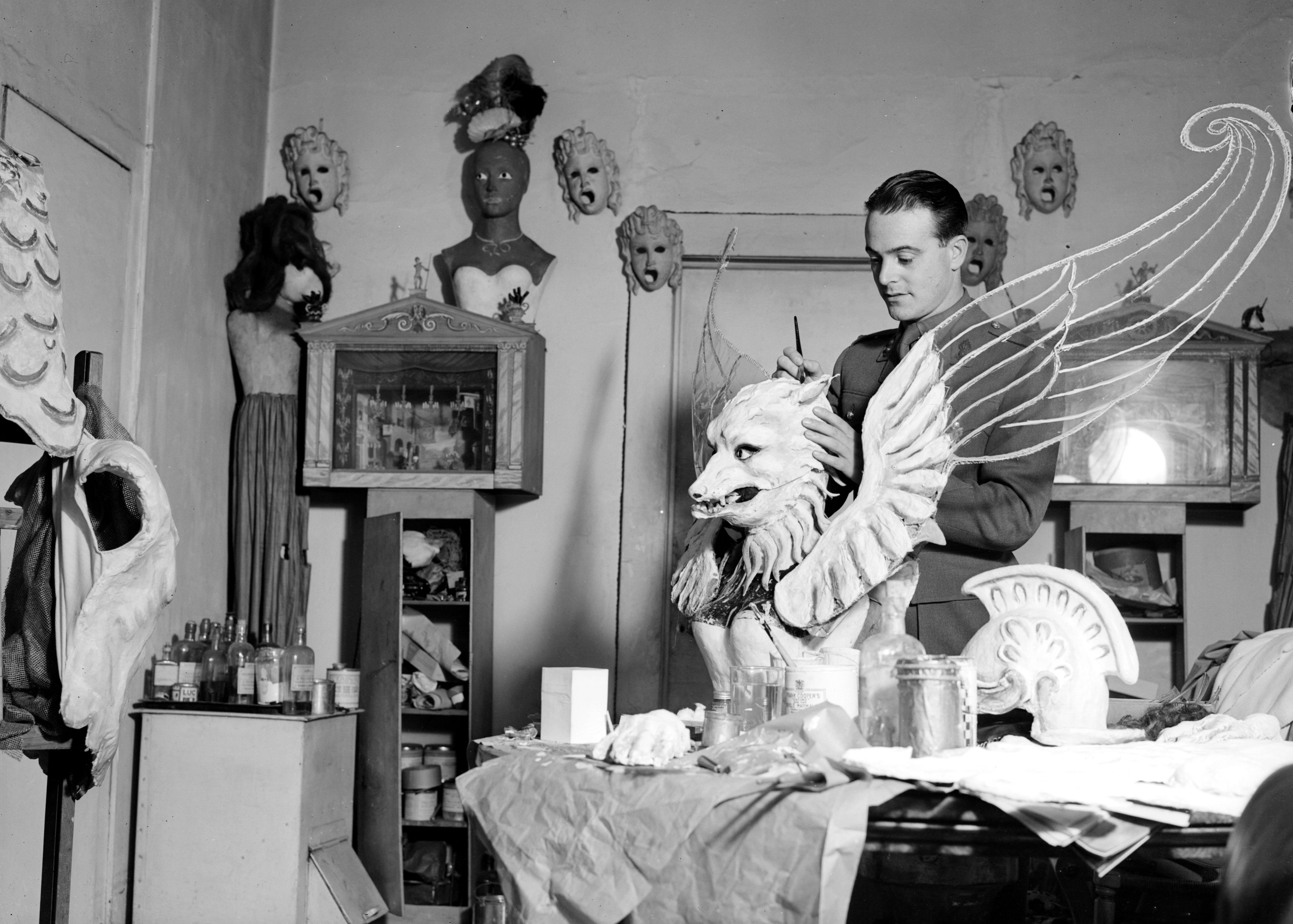 Oliver Messel at work in 1941.