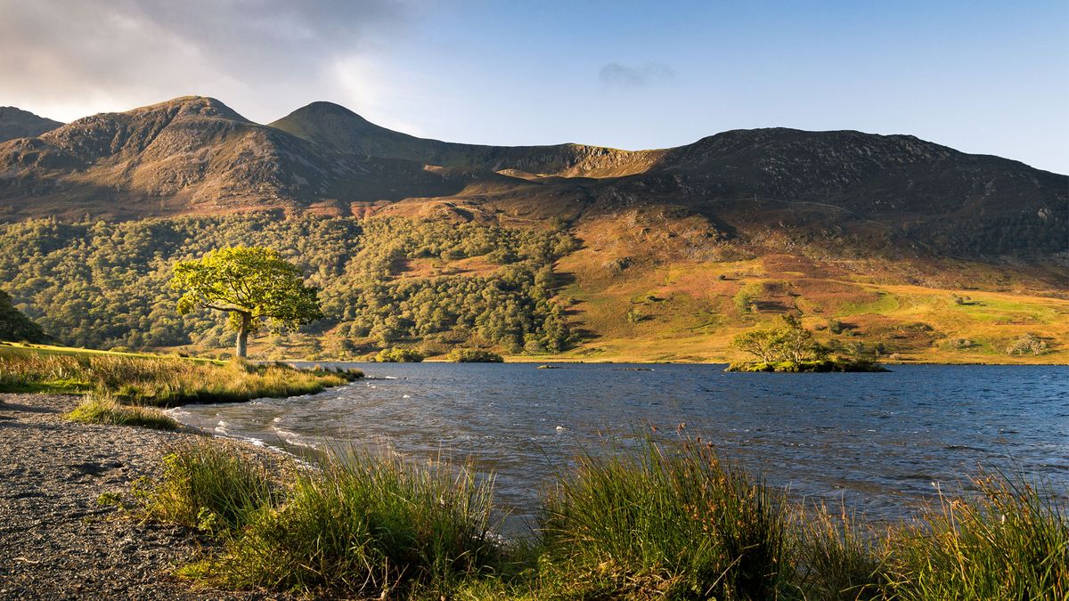 Our beginner&#039;s guide to how to do landscape photography gives you all the knowledge you need: image shows landscape from the Lake District, UK