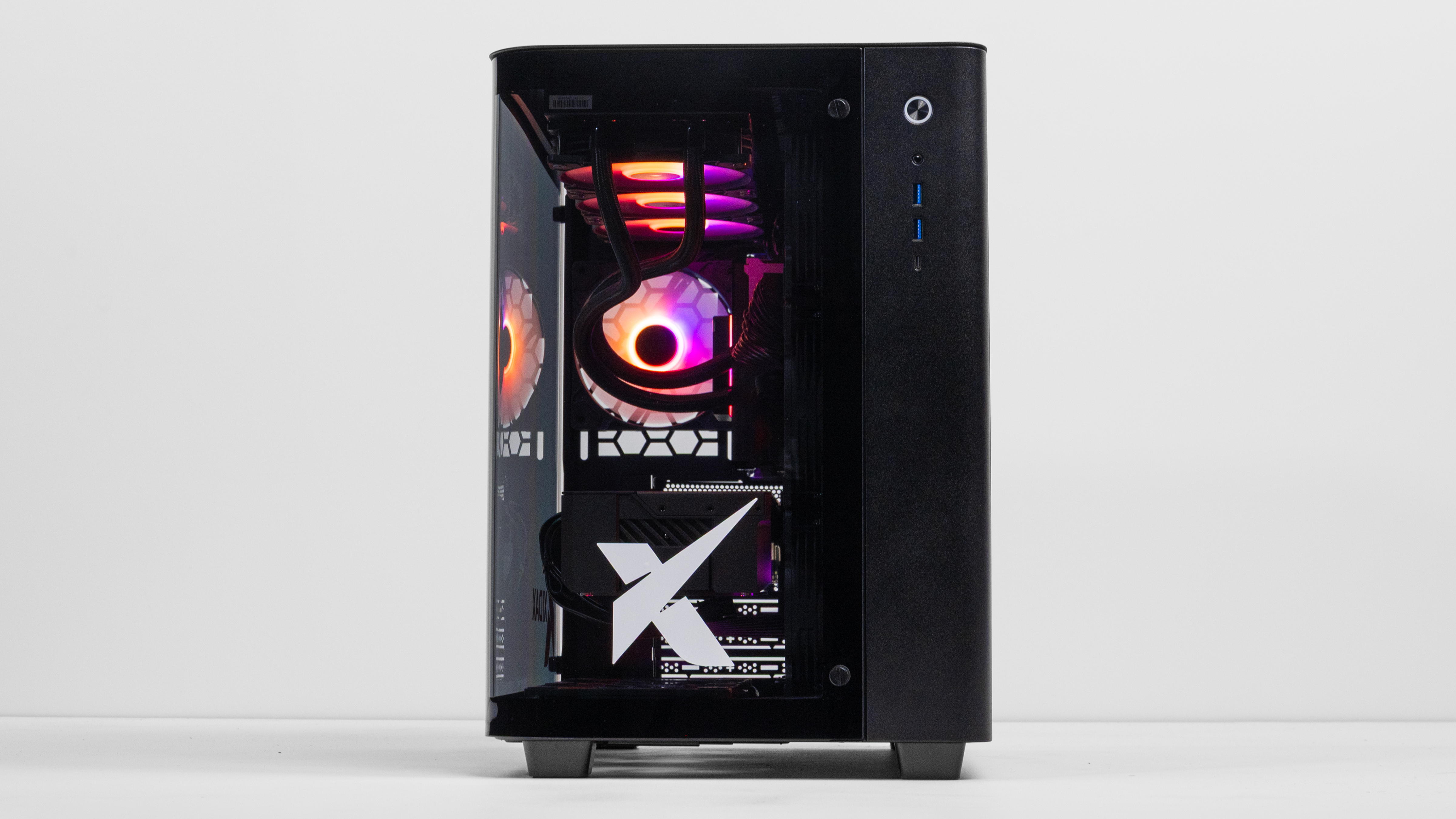 Xidax X-6 RX 9070 XT + R7 9800X3D ONAMI BLACK